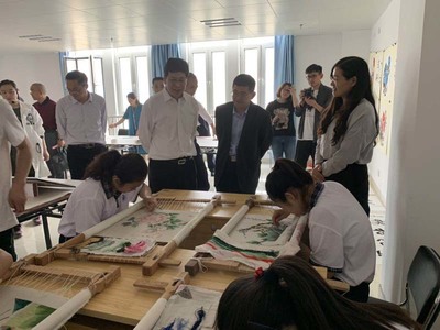 濟寧市特殊教育學(xué)校學(xué)生參加濟寧市第一屆殘疾人文化創(chuàng)作創(chuàng)意交流會