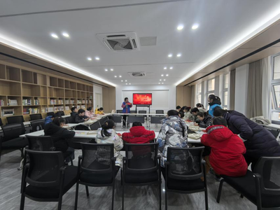 長東街道清淮路社區(qū)開展非遺竹編畫親子手工制作活動